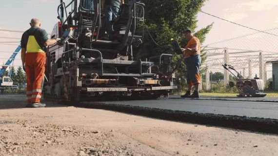 Asfaltavimo darbai Avižieniuose - aikštelės ir privažiavimų įrengimas pramoniniam objektui